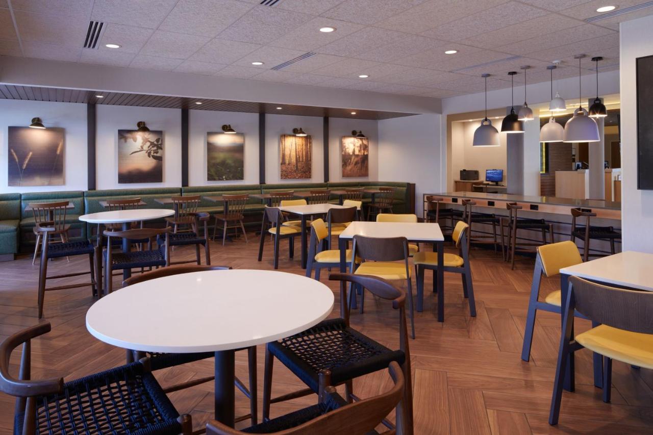 | Fairfield by Marriott Inn & Suites Palmdale West