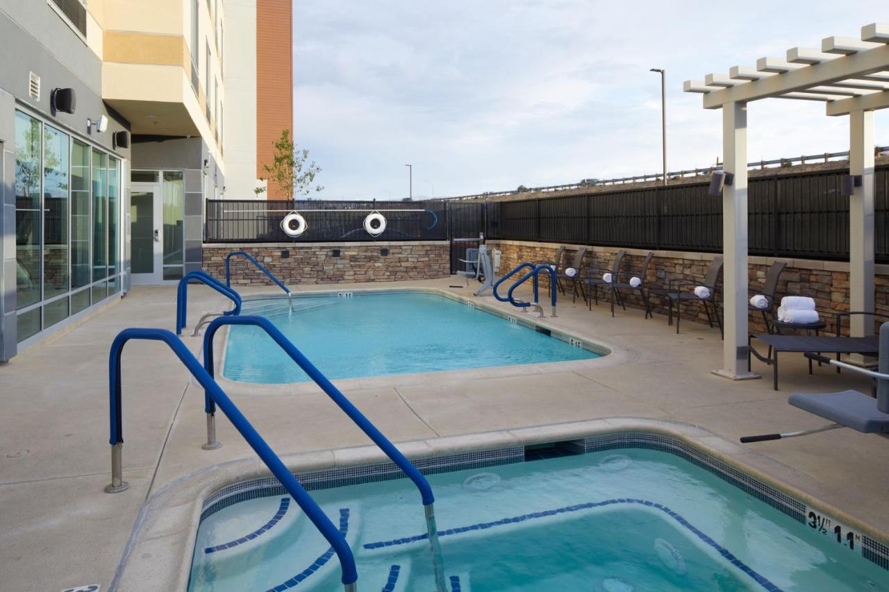 | Fairfield by Marriott Inn & Suites Palmdale West