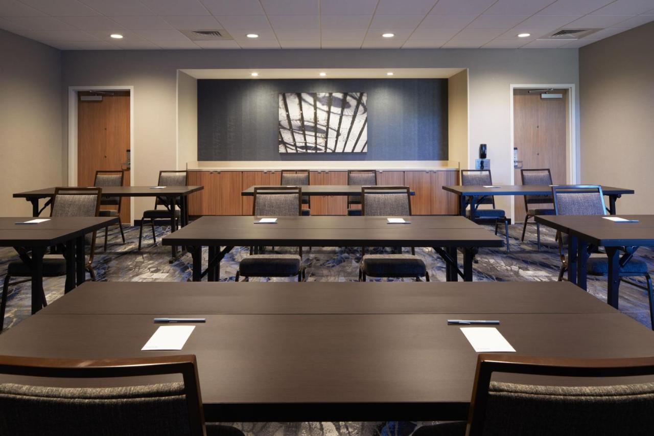 | Fairfield by Marriott Inn & Suites Palmdale West