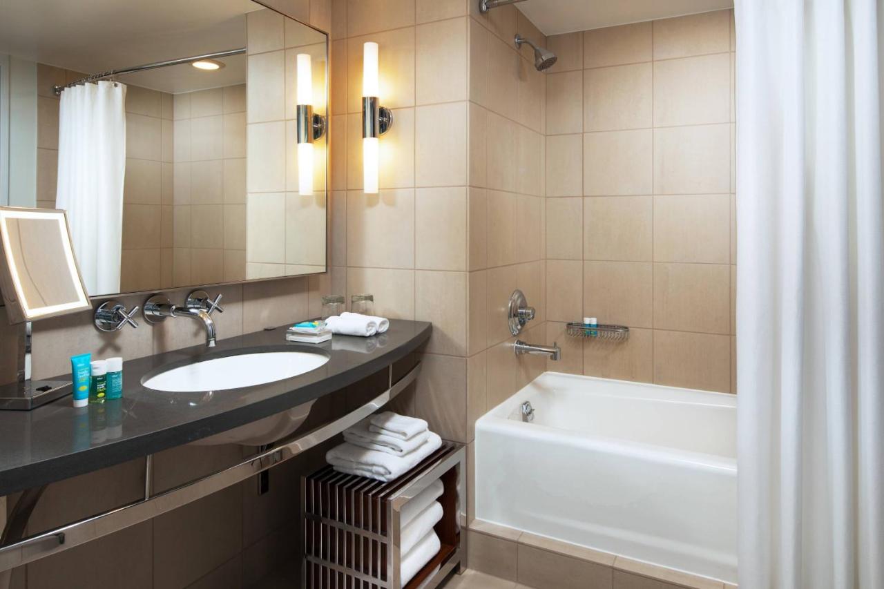 Wonderful, Guest room, 2 Double, Low floor at W Seattle