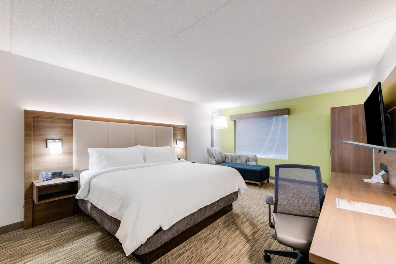 Studio King Suite with Sofa Bed - Non-Smoking at Holiday Inn Express Naperville by IHG