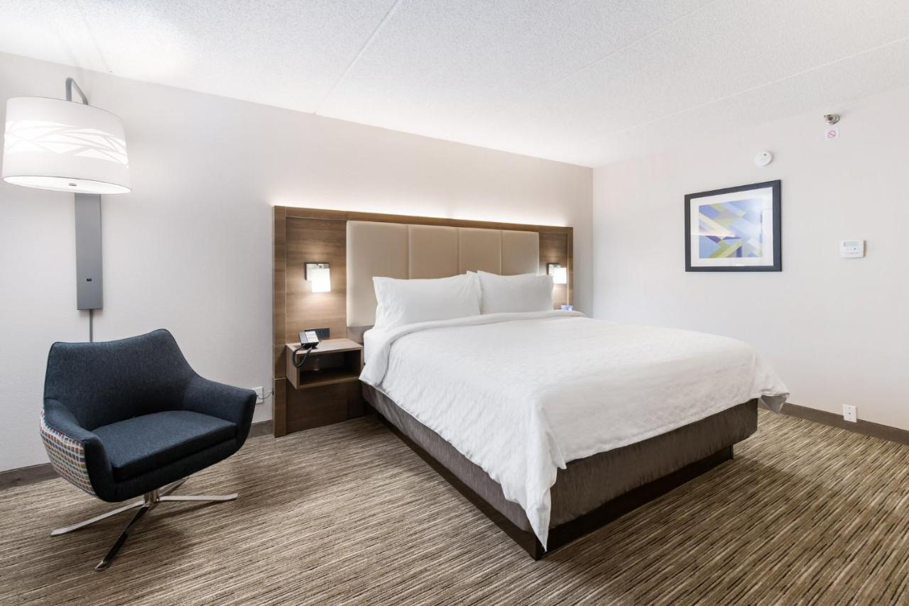 One-Bedroom King Suite with Dining Area - Non-Smoking at Holiday Inn Express Naperville by IHG