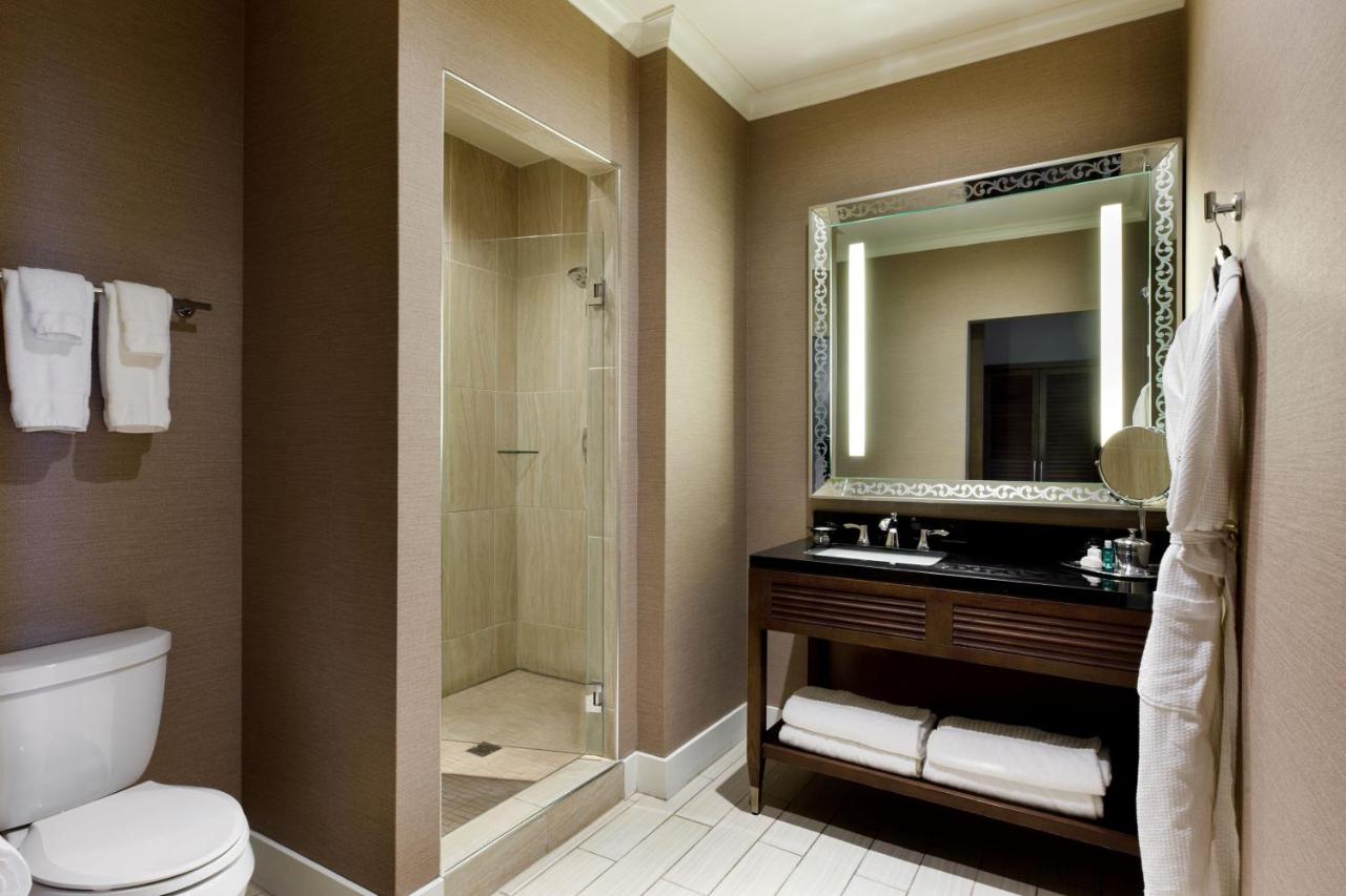 King Room at Ambassador Hotel Oklahoma City, Autograph Collection