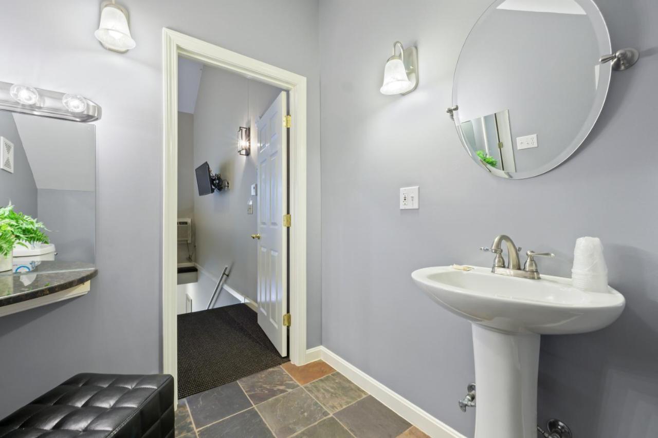  | Sea Rose Suites