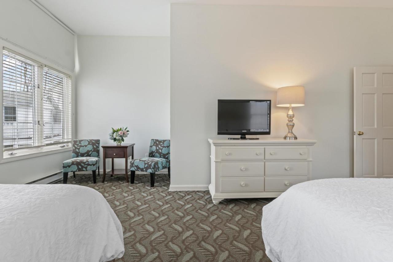 | Pink Blossoms Resort