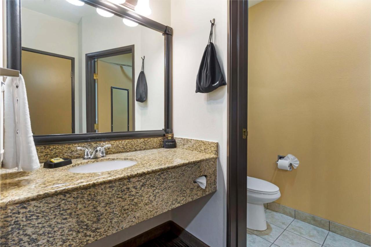 Room #51354831 at Best Western Plus The Inn at Horse Heaven