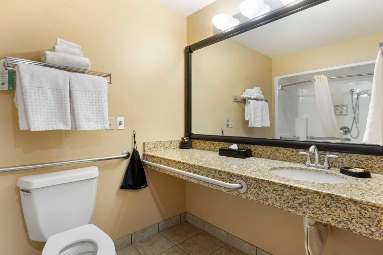 Room #51354830 at Best Western Plus The Inn at Horse Heaven
