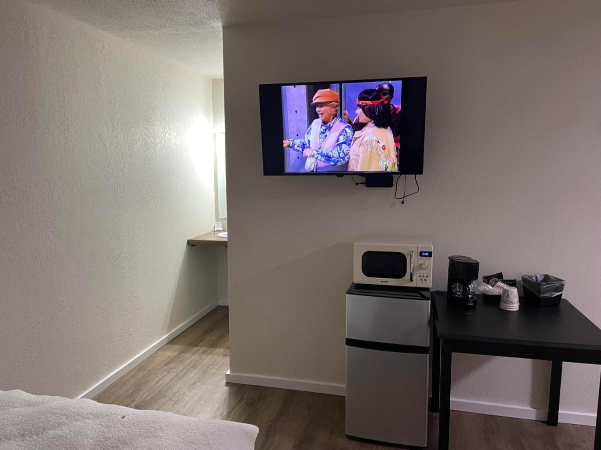 | Budget Inn
