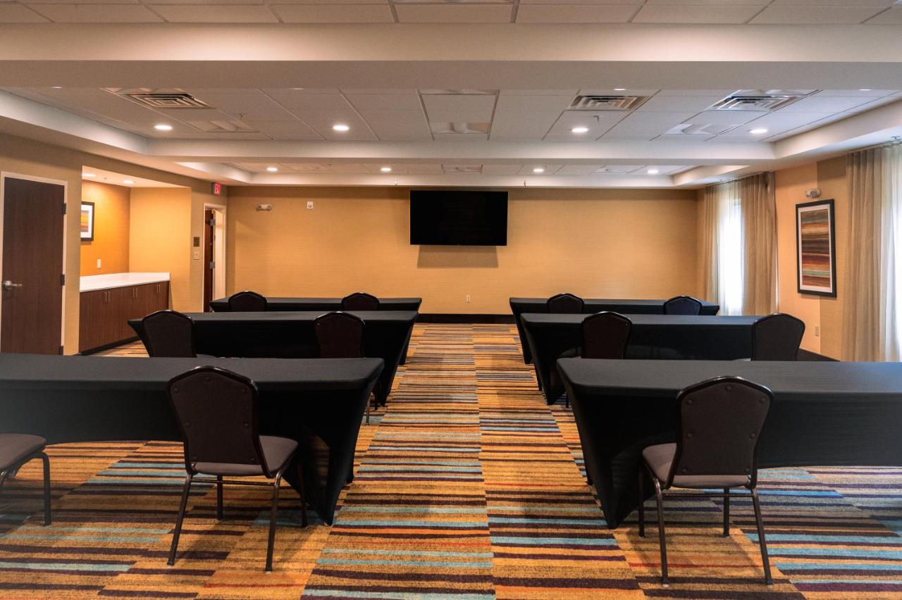 | Fairfield Inn & Suites by Marriott Atlanta Fairburn