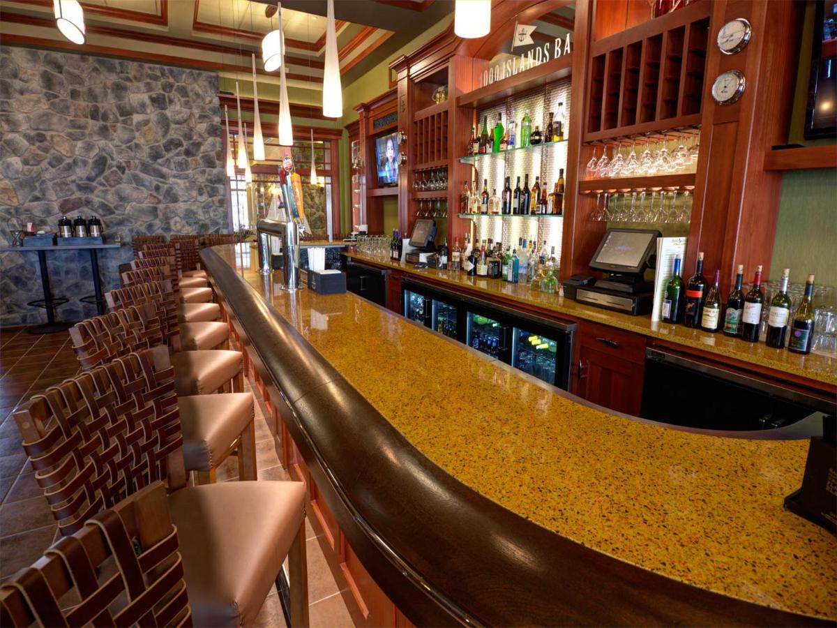 | 1000 Islands Harbor Hotel