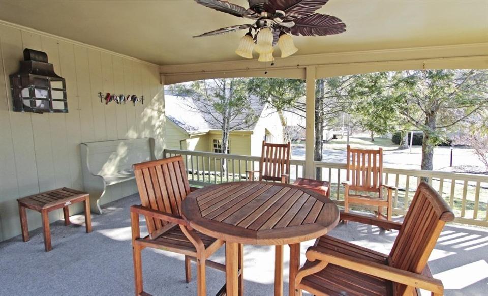 | Hillwinds Inn - Blowing Rock