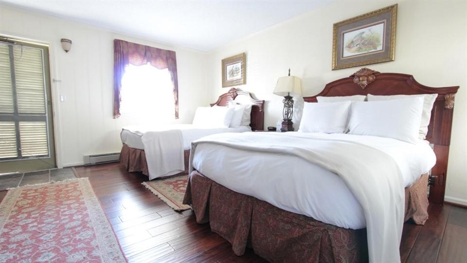 | Hillwinds Inn - Blowing Rock