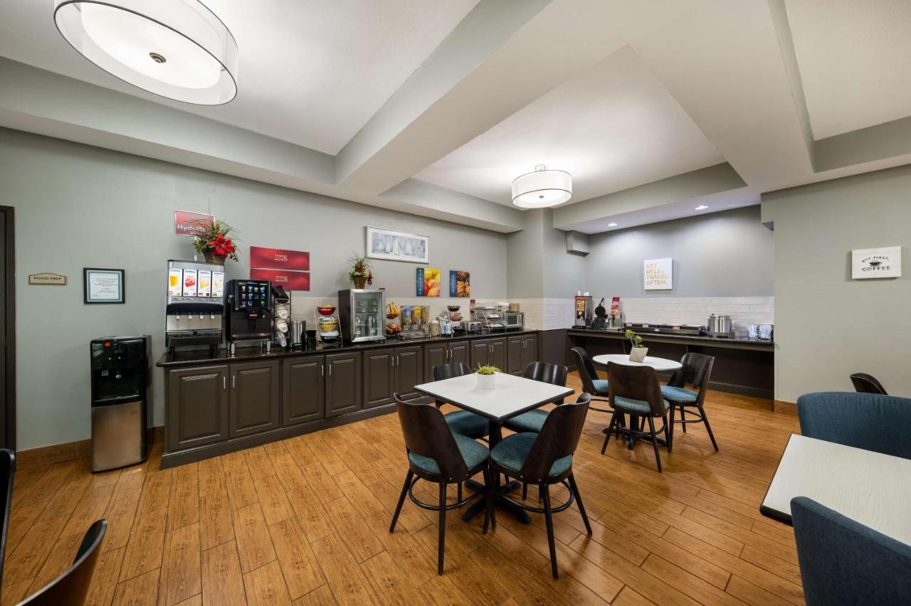 | Best Western Plus Lake Dallas Inn & Suites