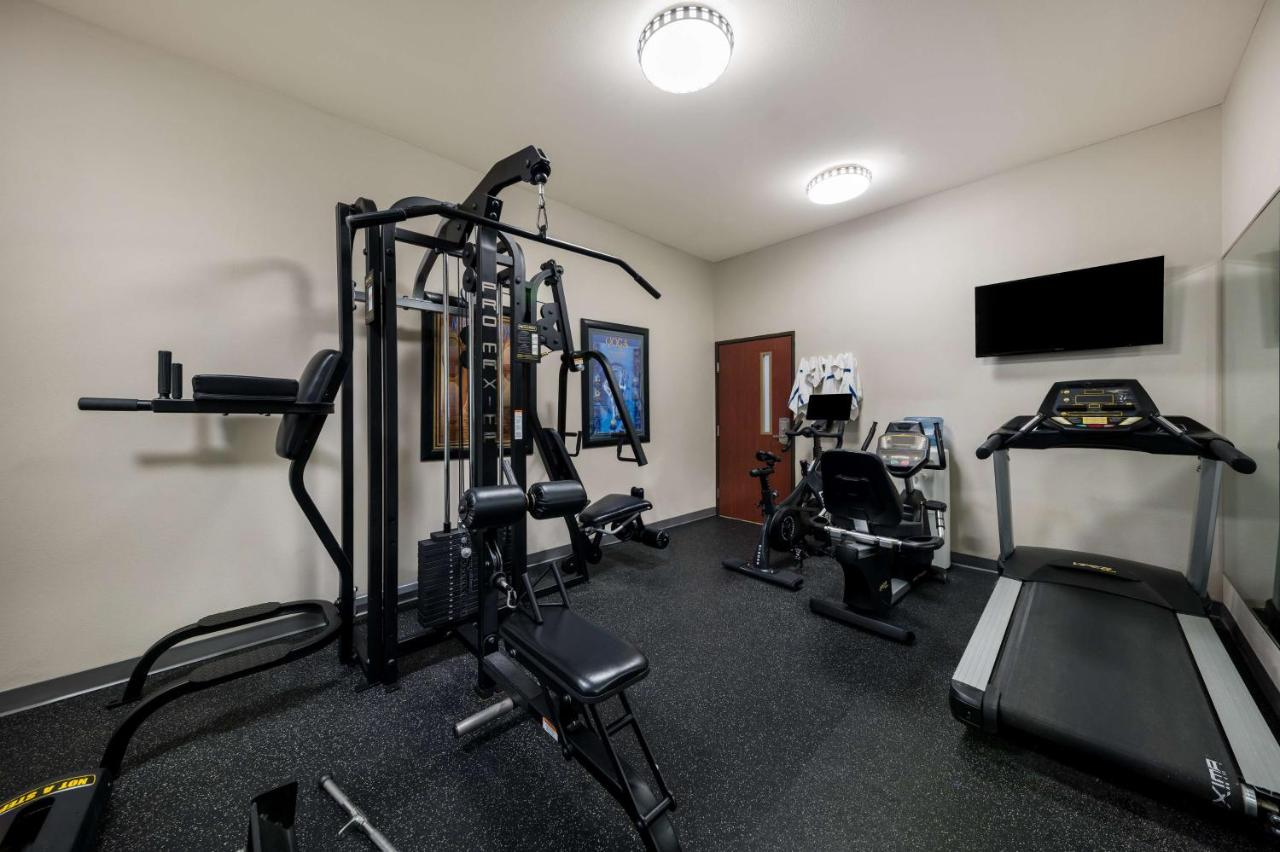 | Best Western Plus Lake Dallas Inn & Suites
