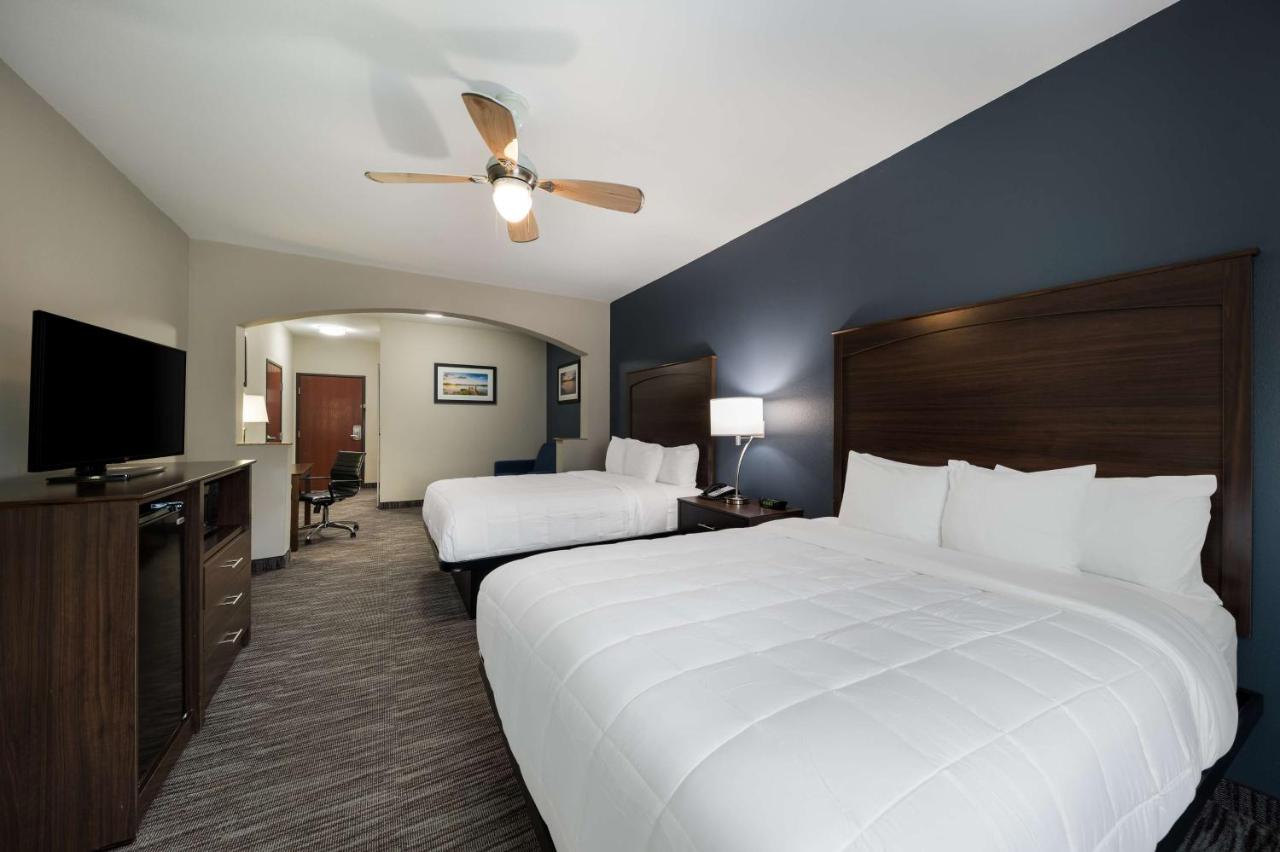 | Best Western Plus Lake Dallas Inn & Suites