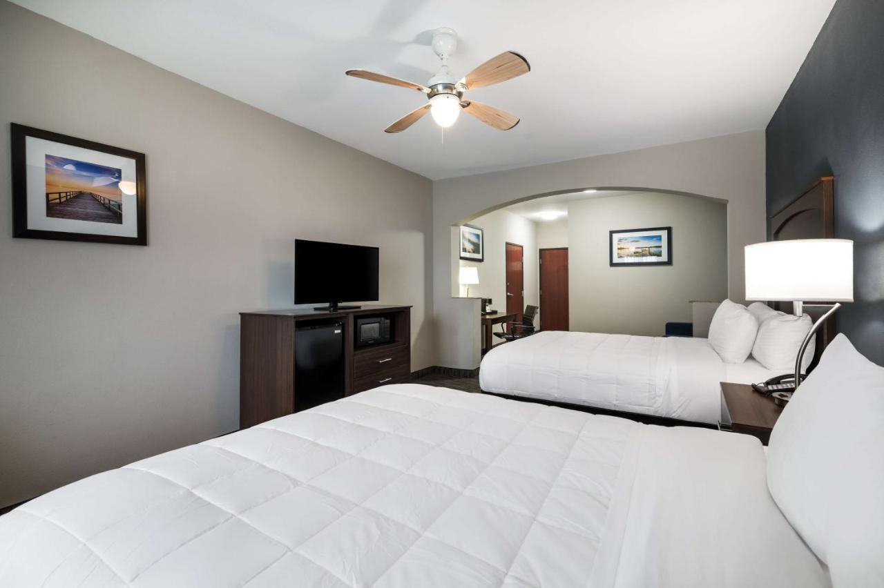 | Best Western Plus Lake Dallas Inn & Suites