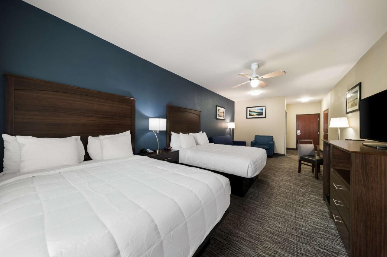 | Best Western Plus Lake Dallas Inn & Suites