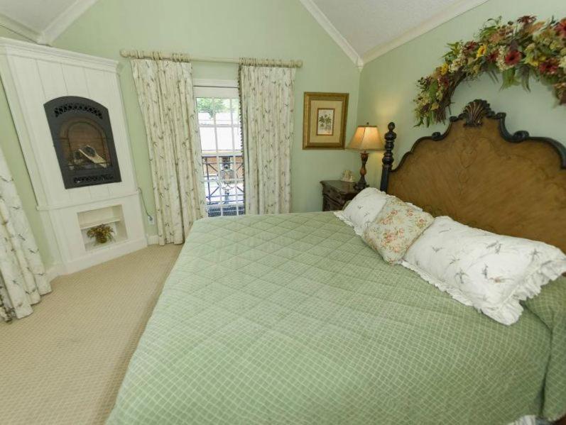 | Hillwinds Inn - Blowing Rock