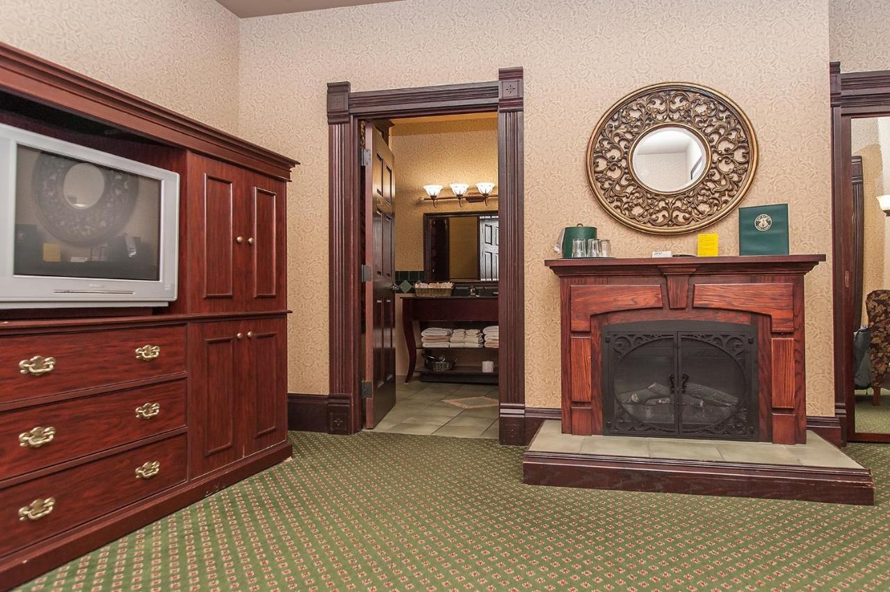 | Hickok's Hotel and Gaming