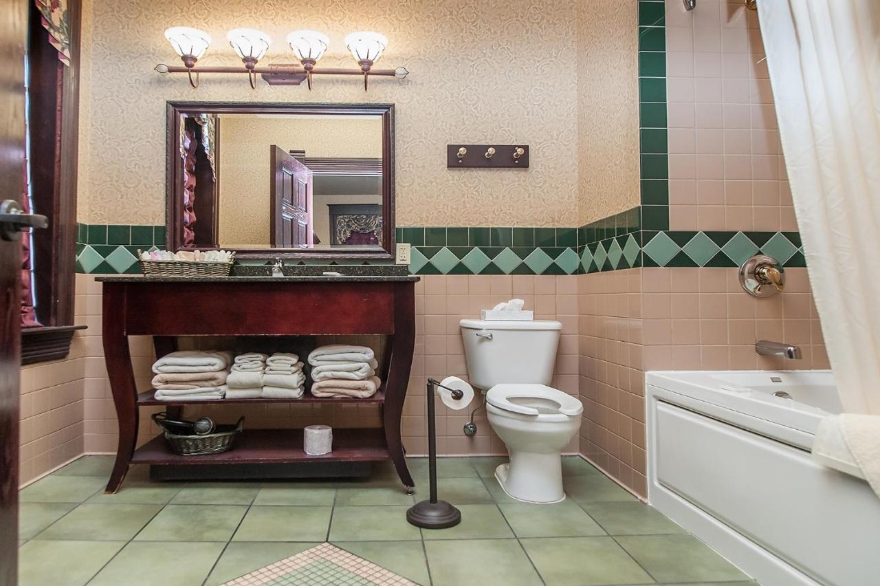 | Hickok's Hotel and Gaming