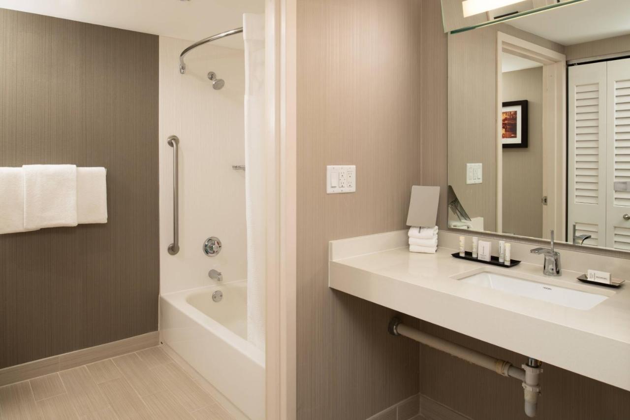 Queen Room with Two Queen Beds at Courtyard by Marriott Seattle Sea-Tac Area