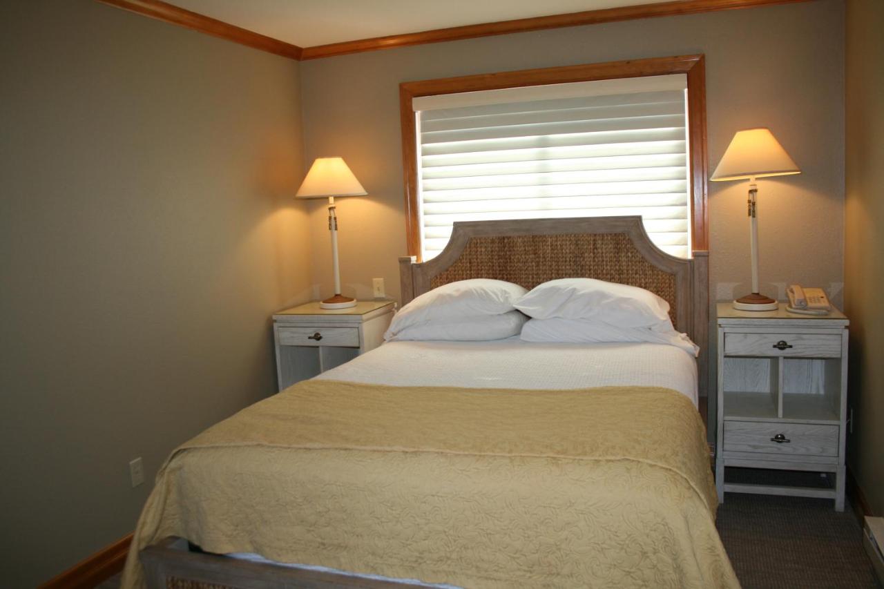 Flagship - Ocean Front Two Bedroom Suite at The Waves