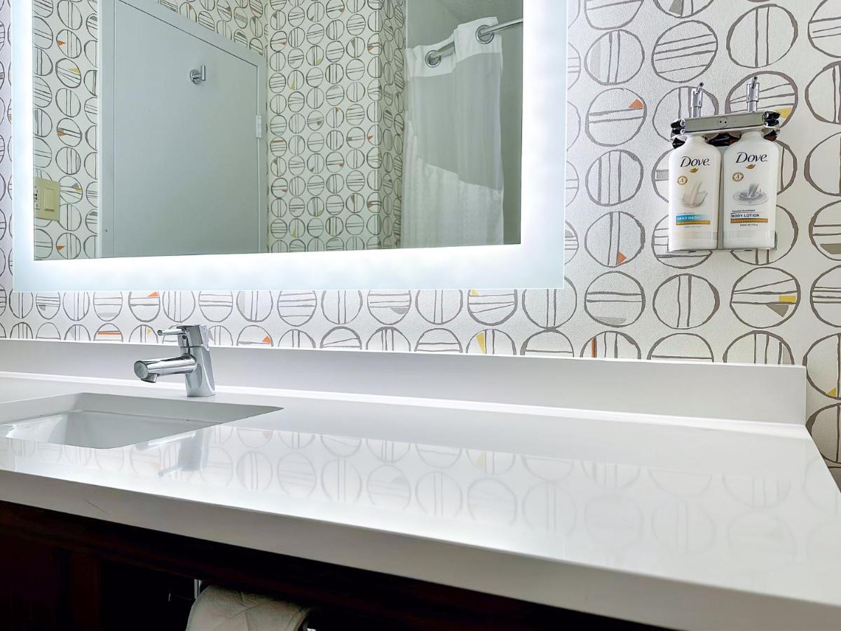 King Suite at Holiday Inn Weirton - Steubenville Area, an IHG Hotel