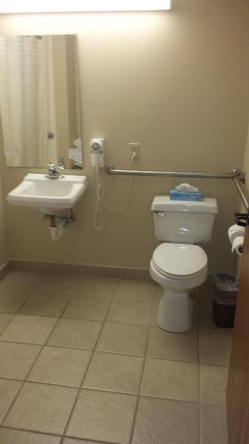 | All American Inn & Suites Branson