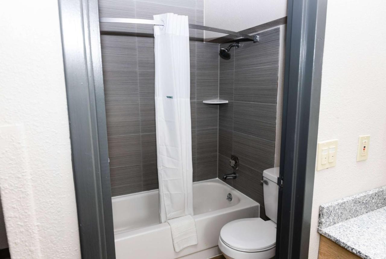 | Days Inn by Wyndham Cincinnati East