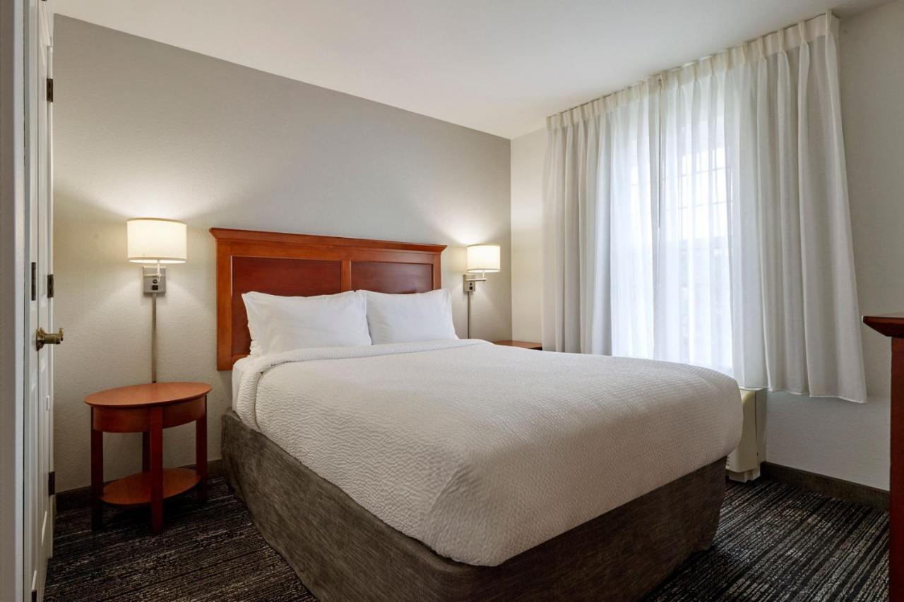 One-Bedroom Queen Suite at TownePlace Suites by Marriott Medford