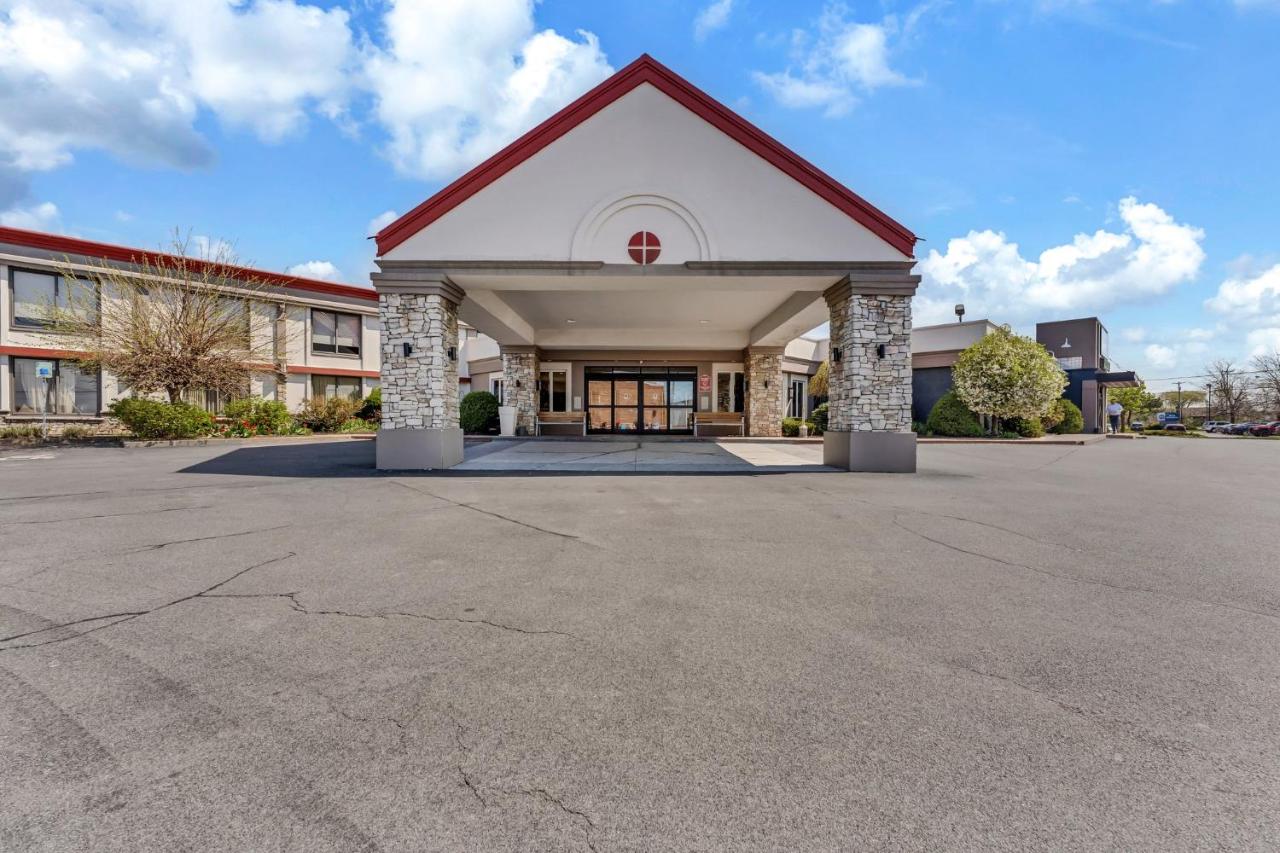 | Buffalo Airport Hotel