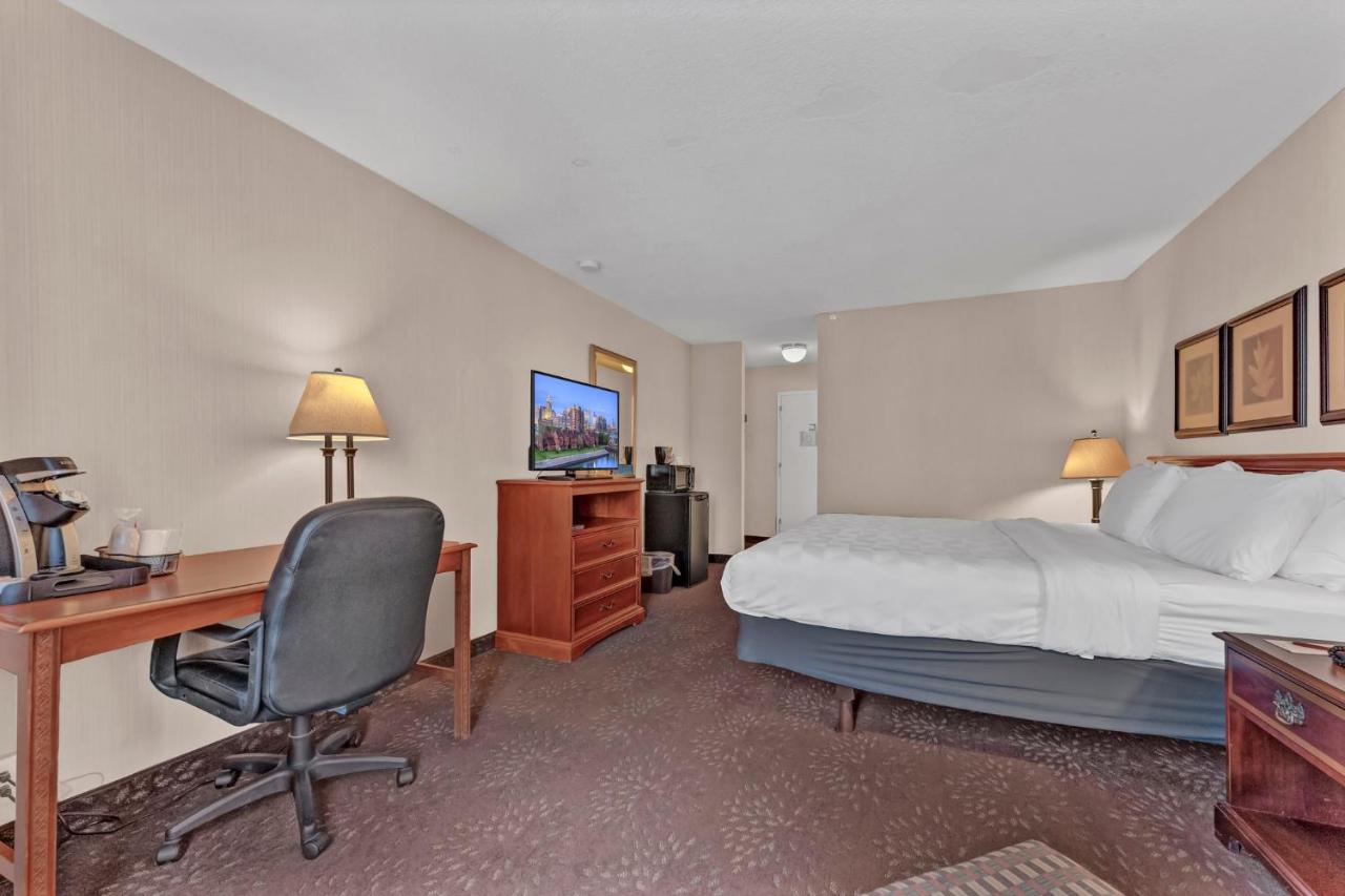 | Buffalo Airport Hotel