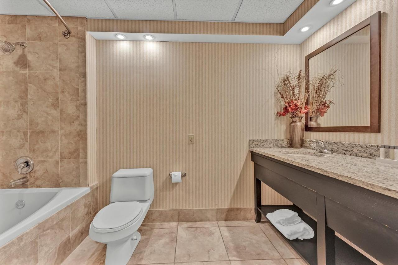 | Buffalo Airport Hotel