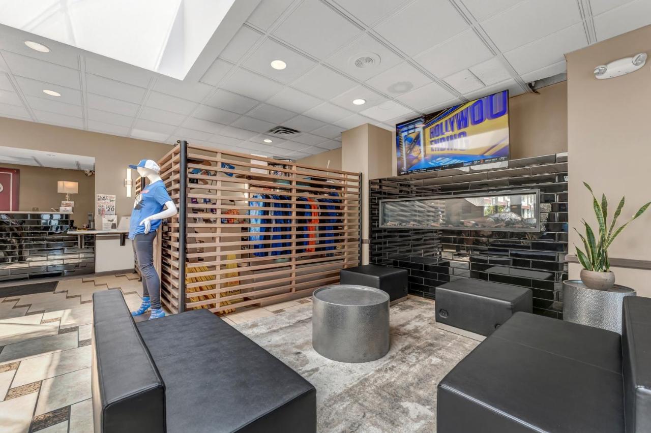 | Buffalo Airport Hotel