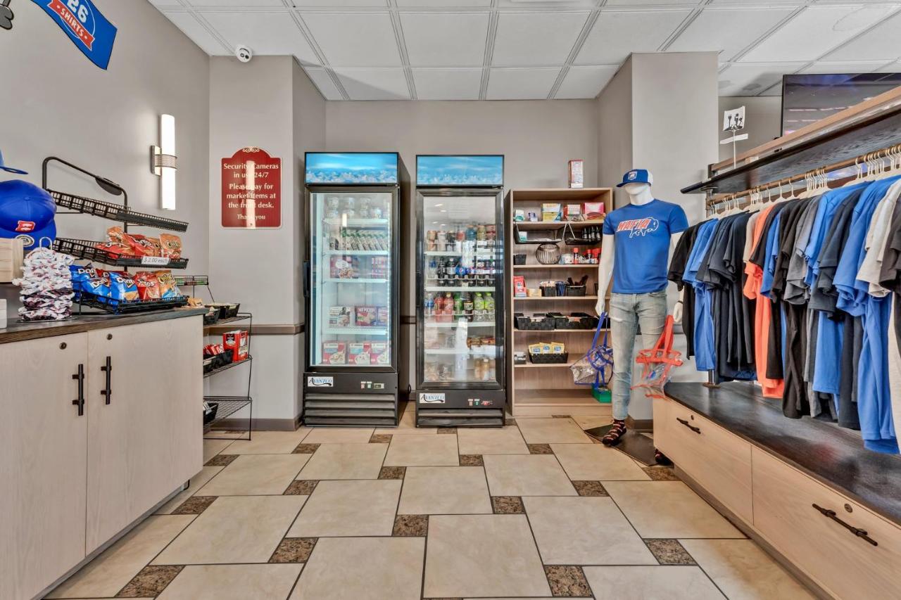 | Buffalo Airport Hotel