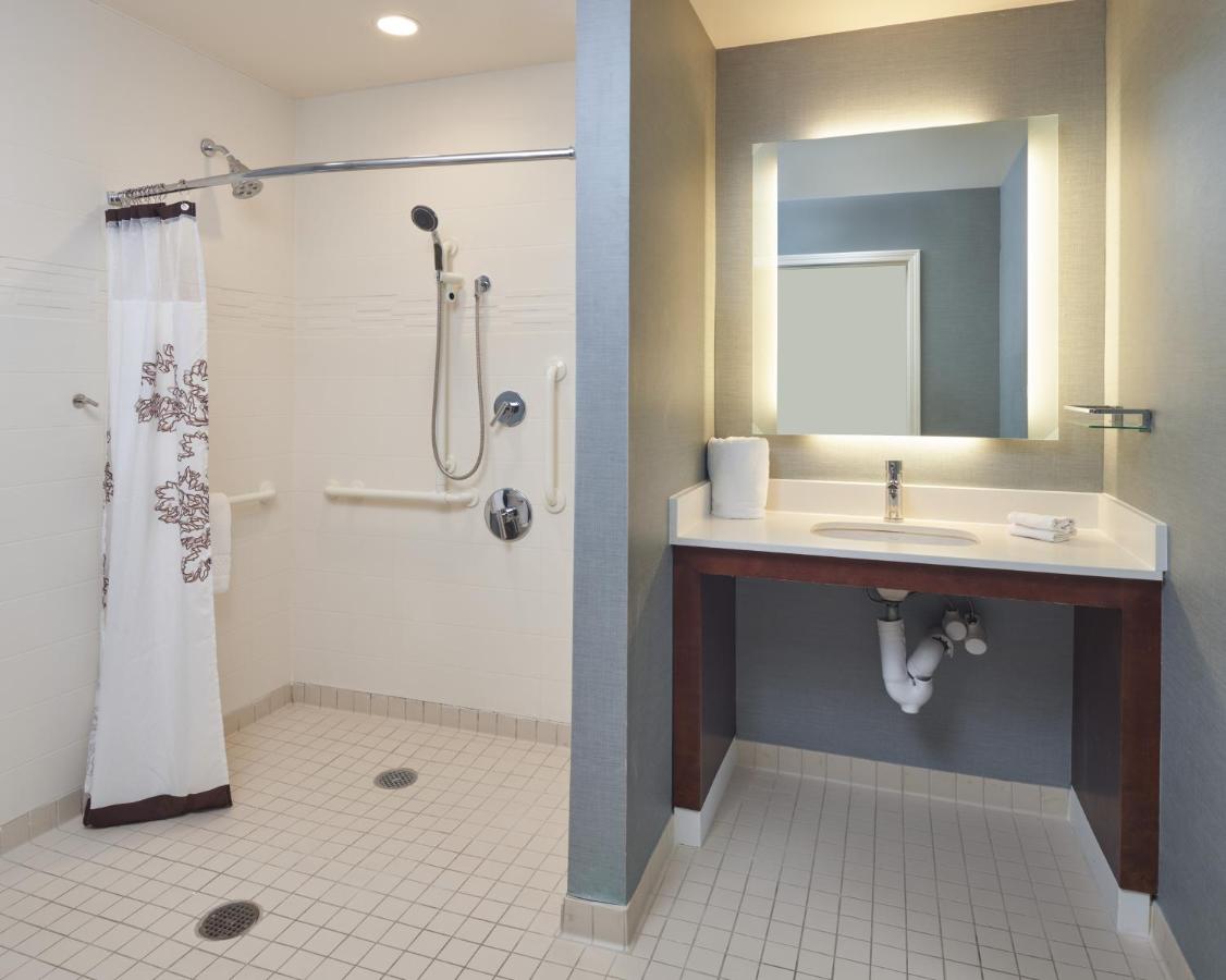 | Residence Inn by Marriott Philadelphia Airport