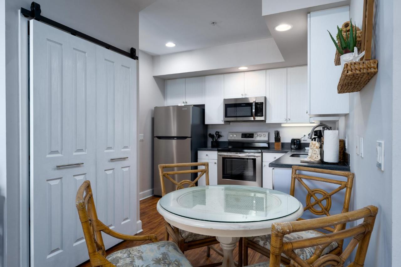 | Harbour House at the Inn 301