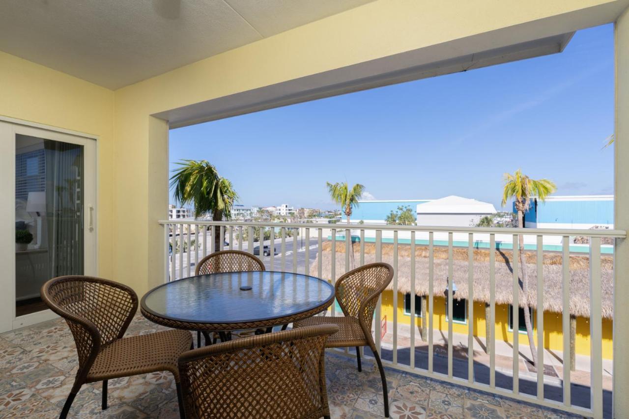  | Harbour House at the Inn 301