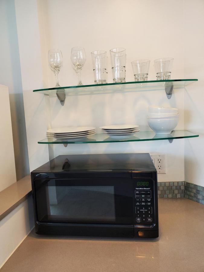 Deluxe One-Bedroom Suite - Ocean Front at Sea Horse Resort