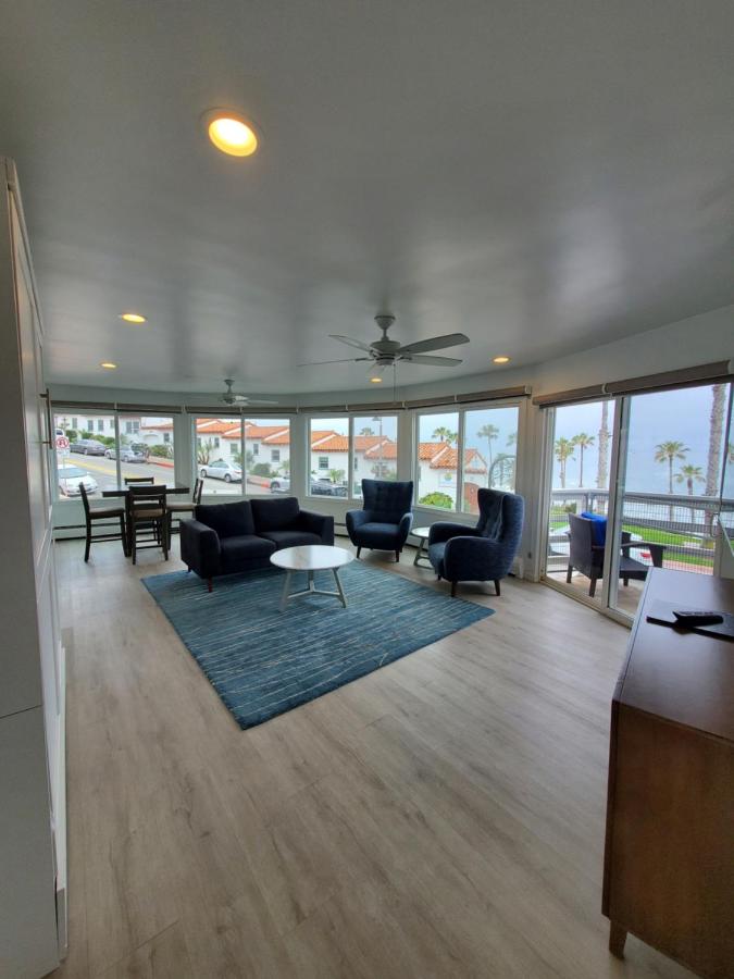 Deluxe One-Bedroom Suite - Ocean Front at Sea Horse Resort