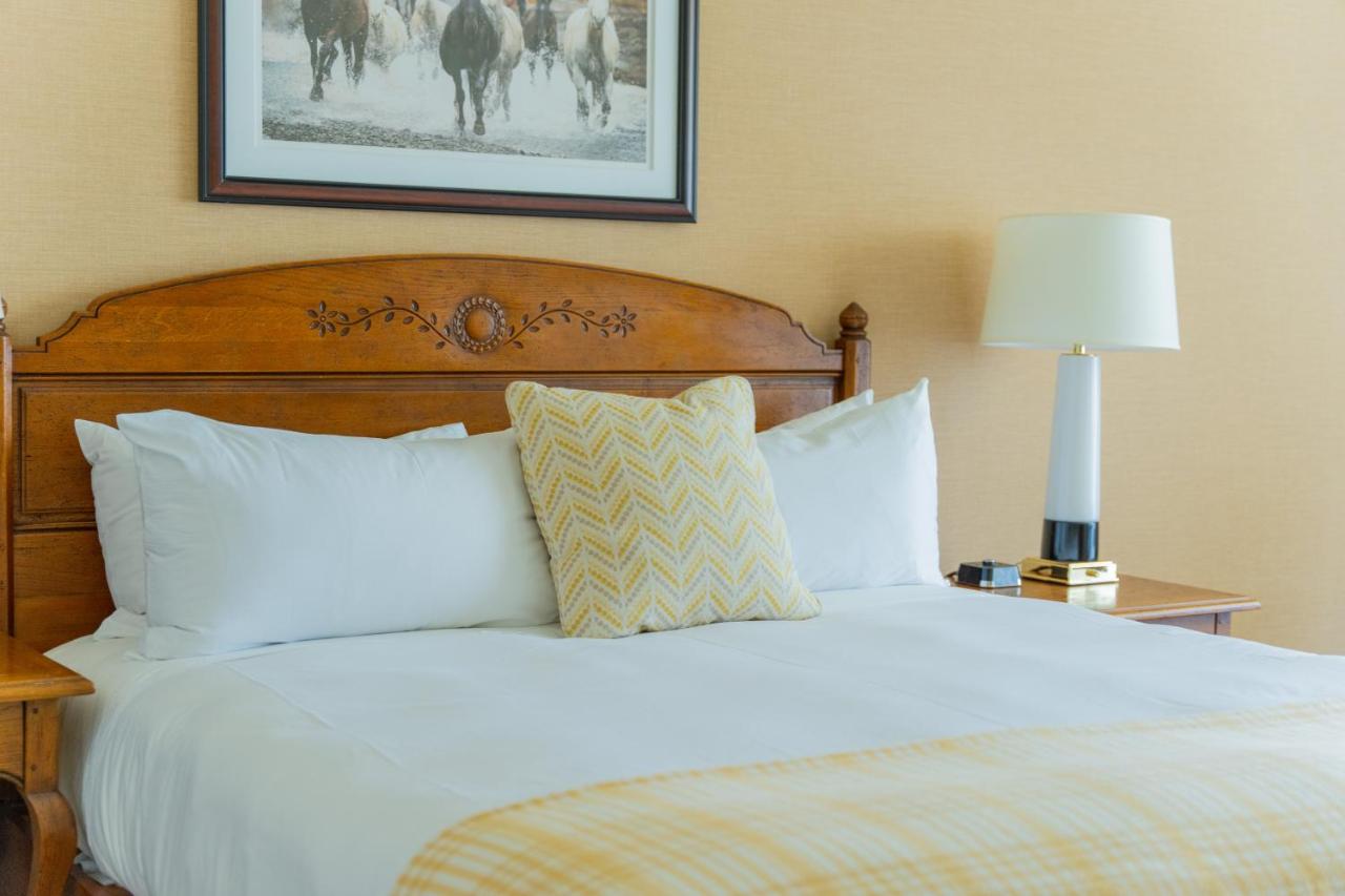 | Little America Hotel & Resort Cheyenne