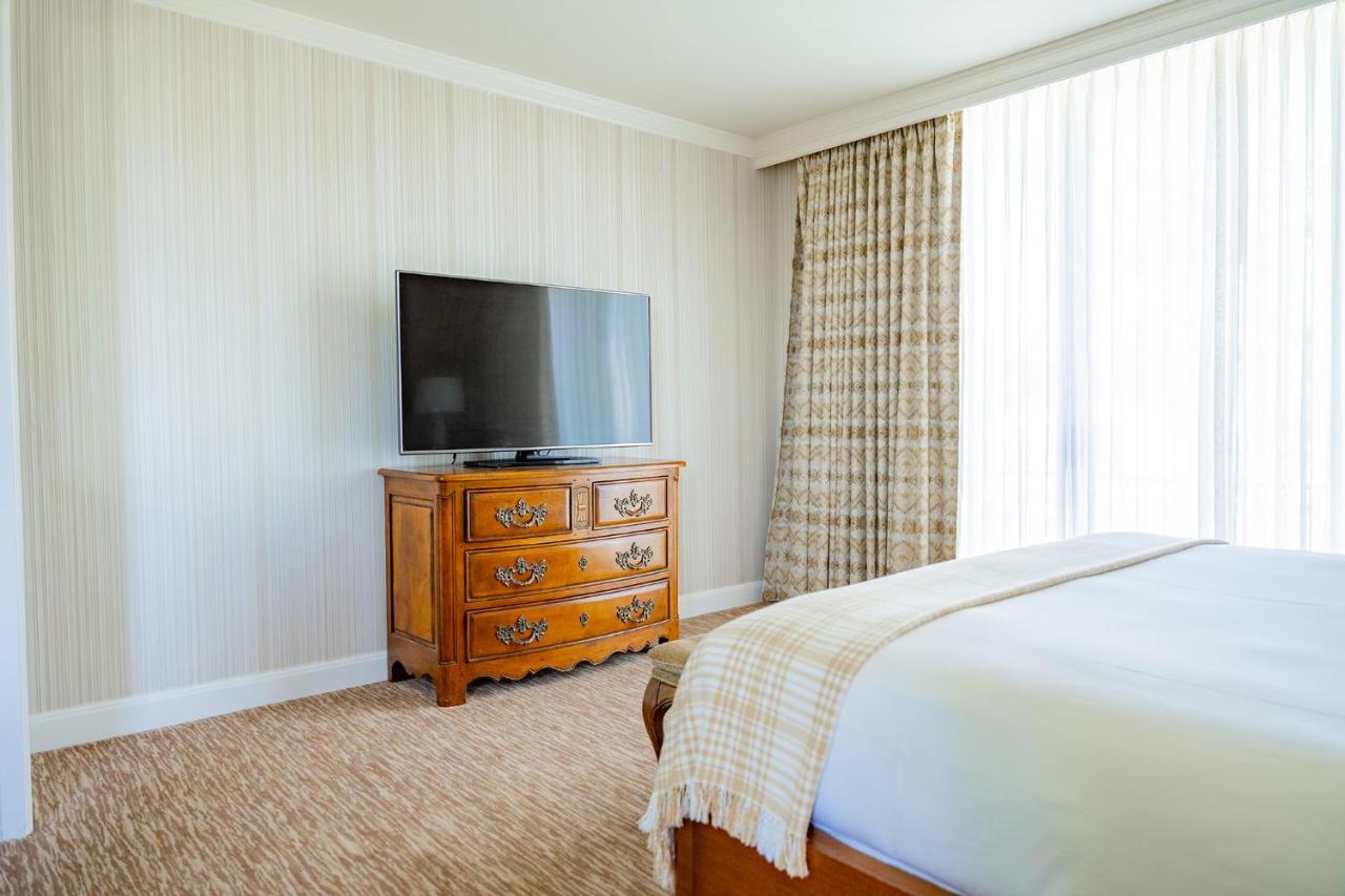 | Little America Hotel & Resort Cheyenne