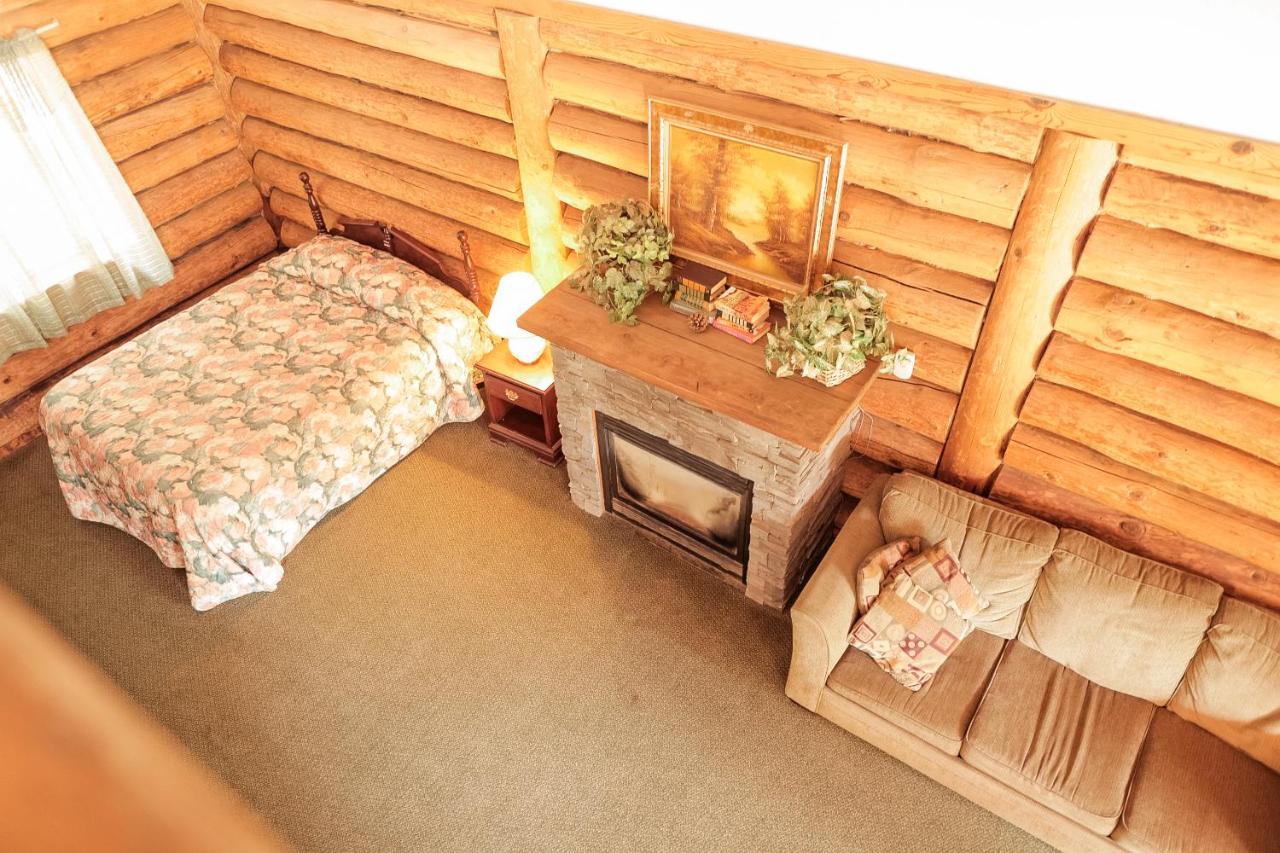 | Bear Creek Cabins