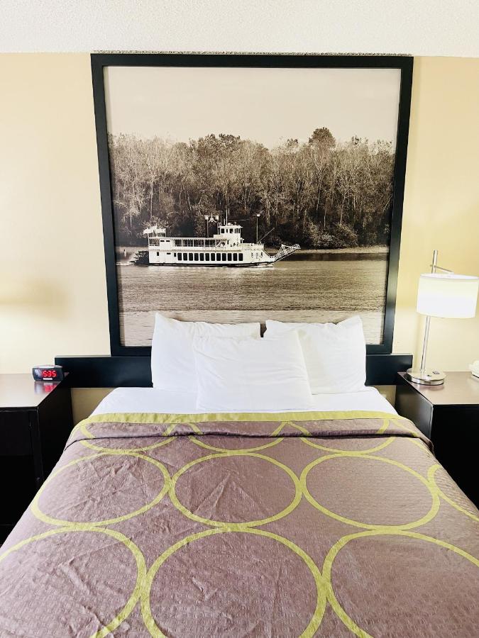 Queen Room - Non-Smoking at Super 8 by Wyndham Clear Lake
