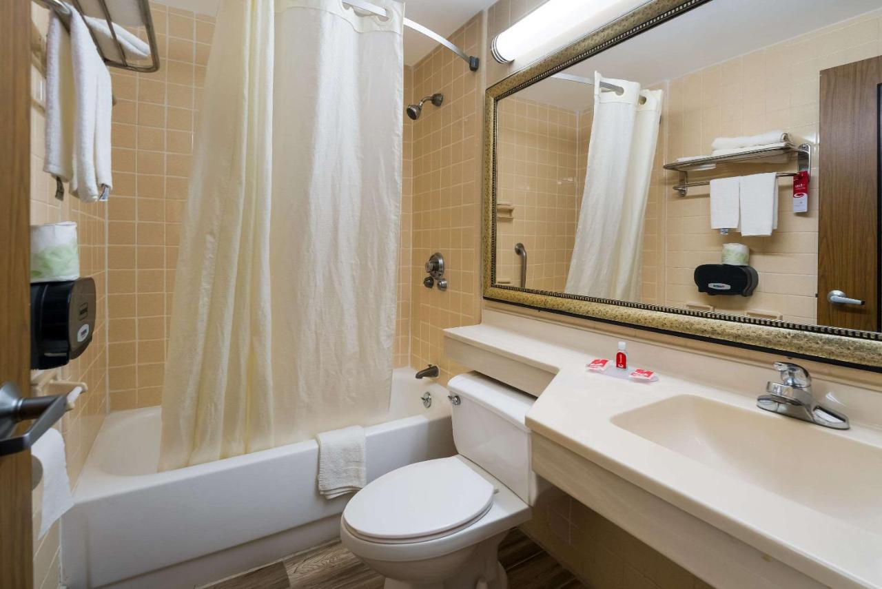 Large King Room - Non-Smoking at Perry Inn & Suites National Fairground I 75