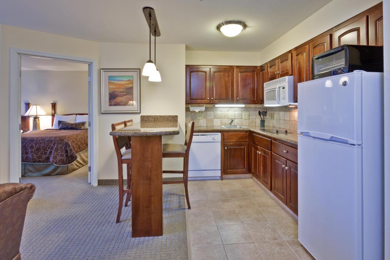 | Staybridge Suites Indianapolis-Carmel, an IHG Hotel