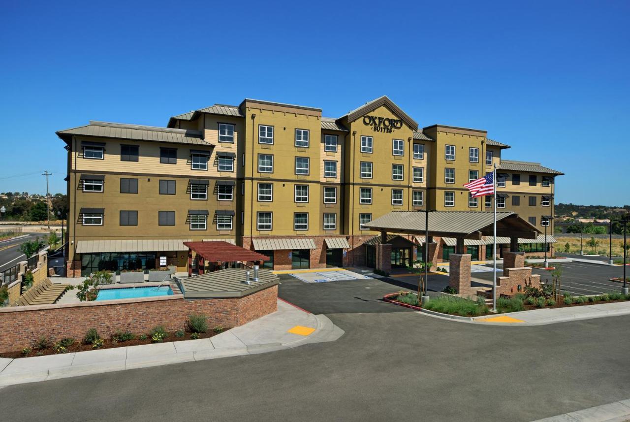 | Oxford Suites Paso Robles