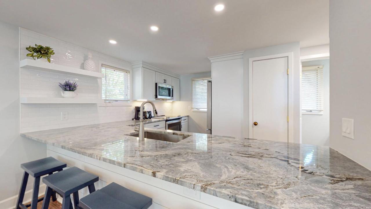| 7621 Huntington Villas