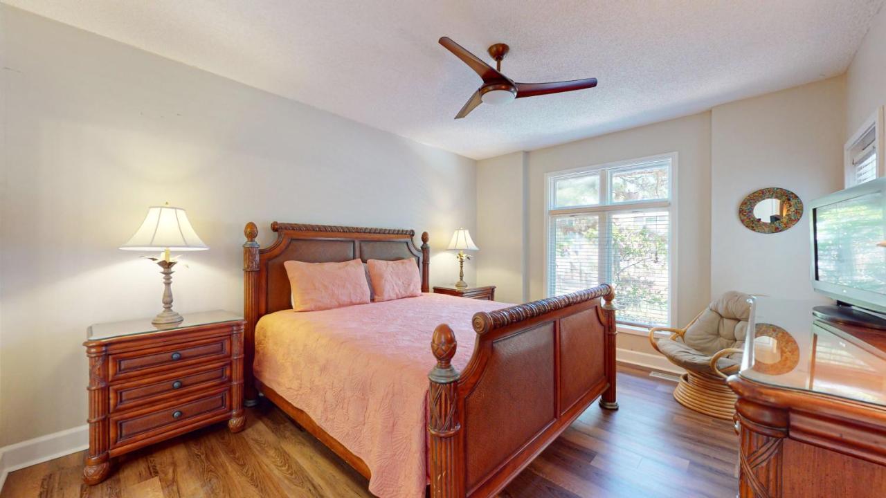 | 7621 Huntington Villas