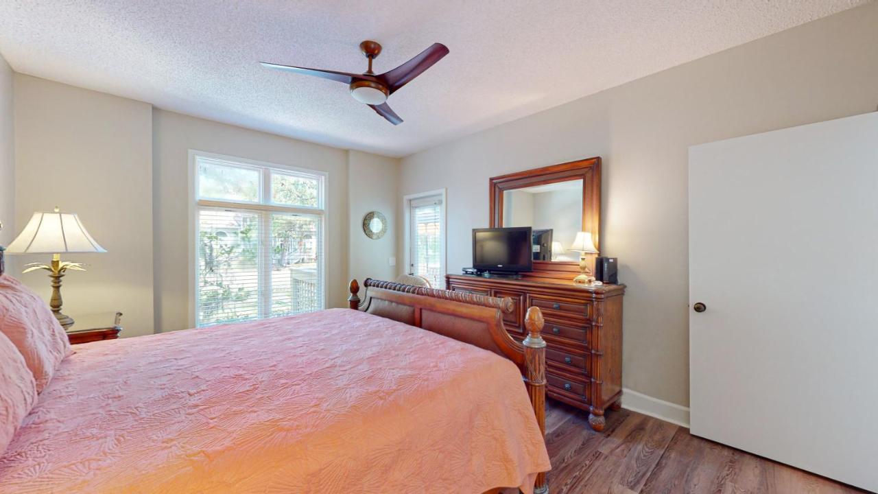 | 7621 Huntington Villas